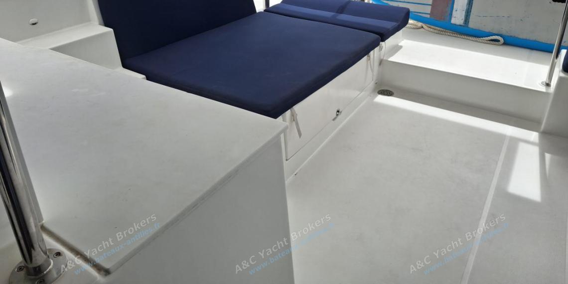 Lagoon 450F : Banquette de cockpit Lagoon 450F : Banquette de cockpit