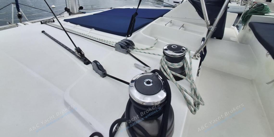 Lagoon 450F : Winchs sur le fly bridge Lagoon 450F : Winchs sur le fly bridge
