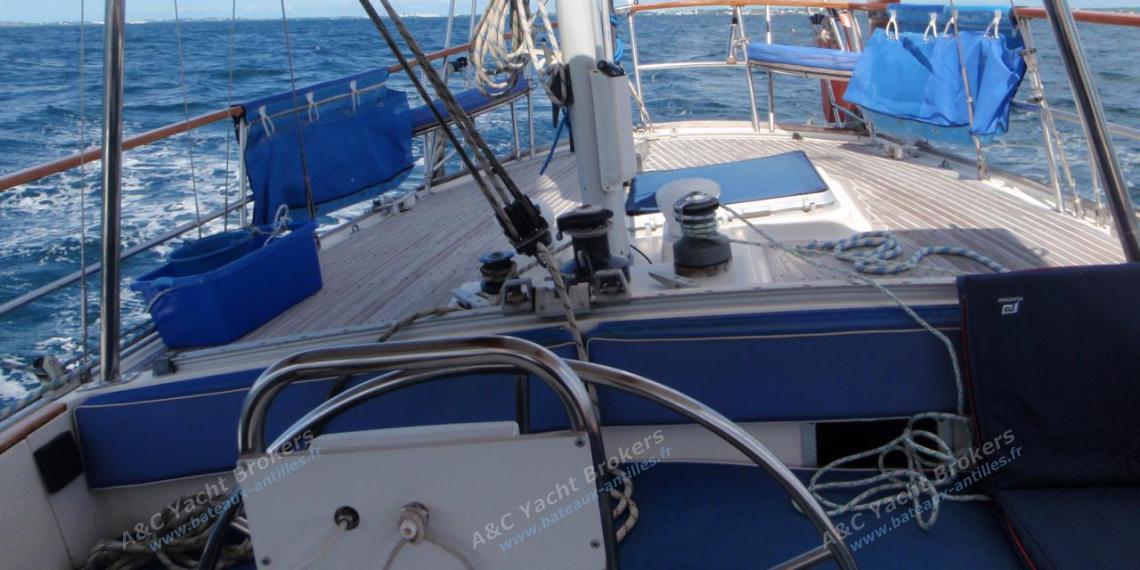 Wauquiez Amphitrite 43 : Poste de barre et pont arrière Wauquiez Amphitrite 43 : Poste de barre et pont arrière
