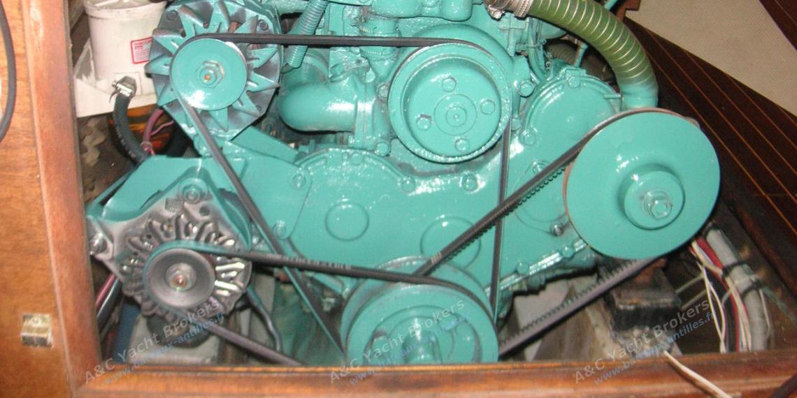 Wauquiez Amphitrite 43 : Moteur Perkins 4154 Wauquiez Amphitrite 43 : Moteur Perkins 4154