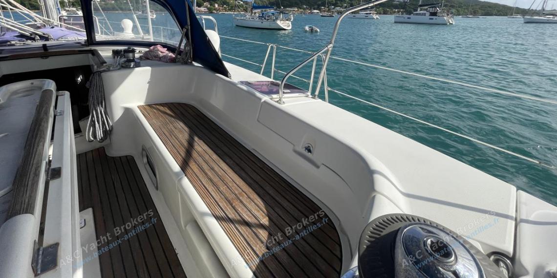 Bénéteau 50 : Cockpit vu depuis le poste de barre tribord Bénéteau 50 : Cockpit vu depuis le poste de barre tribord