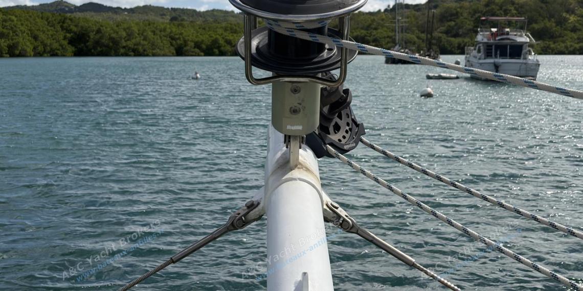 Catana 471 Owner Version : Enrouleur de genois Catana 471 Owner Version : Enrouleur de genois