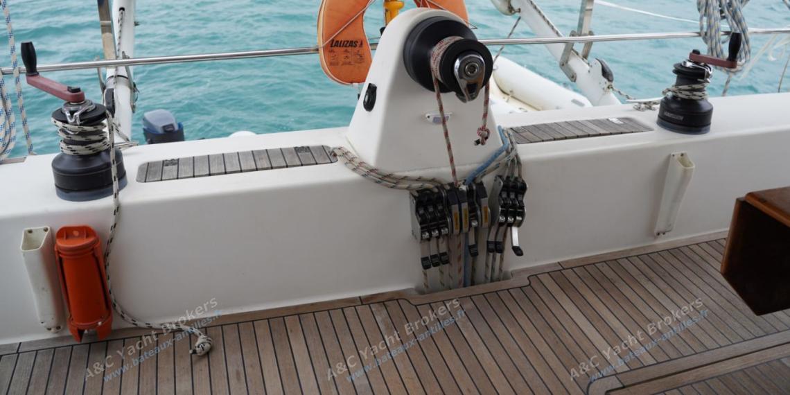Catana 471 Owner Version : Winche central Catana 471 Owner Version : Winche central
