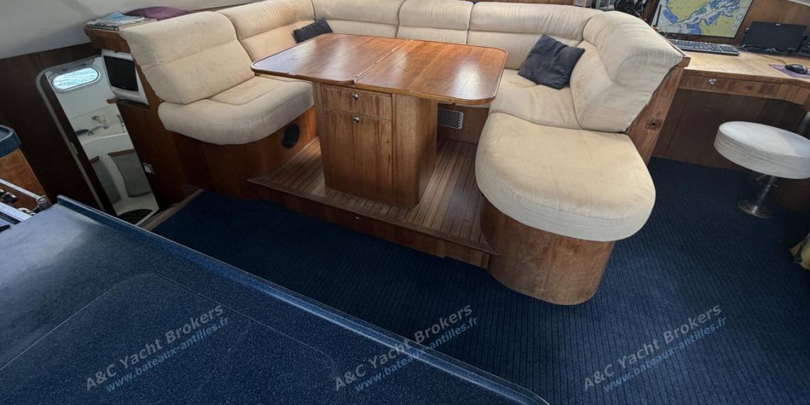 Catana 471 Owner Version : Carré vu depuis le cockpit Catana 471 Owner Version : Carré vu depuis le cockpit