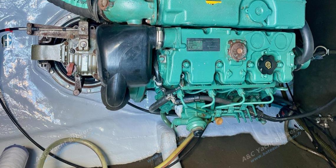 Catana 471 Version propriétaire : Moteur Volvo D2-55 Catana 471 Version propriétaire : Moteur Volvo D2-55