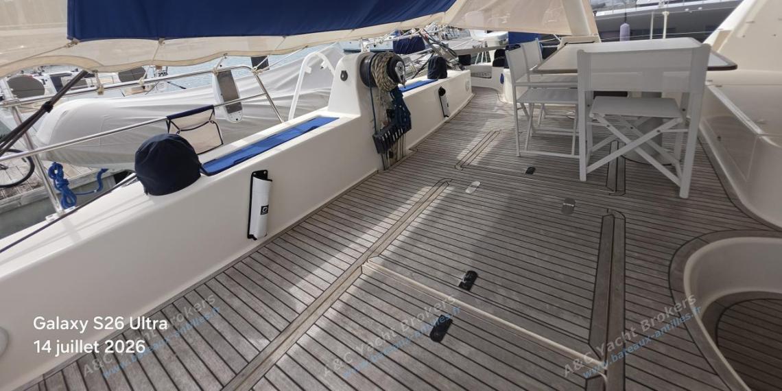 Catana Catana 582 : Cockpit autre vue Catana Catana 582 : Cockpit autre vue