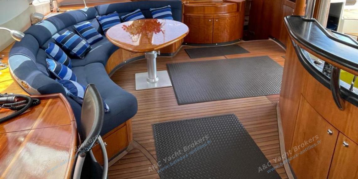 Catana 582 : Carré vu depuis la table à cartes Catana 582 : Carré vu depuis la table à cartes