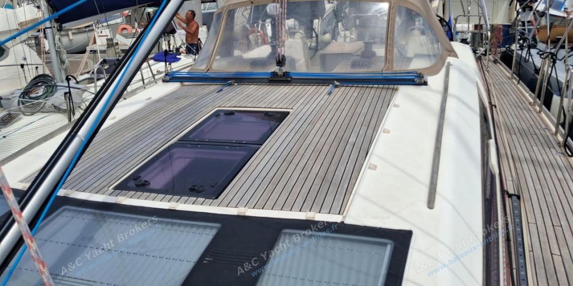 Dufour 500 Grand'Large : Hale-bas rigide et capote de roof Dufour 500 Grand'Large : Hale-bas rigide et capote de roof