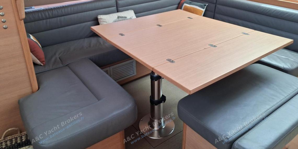 Dufour 500 Grand'Large : Table du carré autre vue Dufour 500 Grand'Large : Table du carré autre vue
