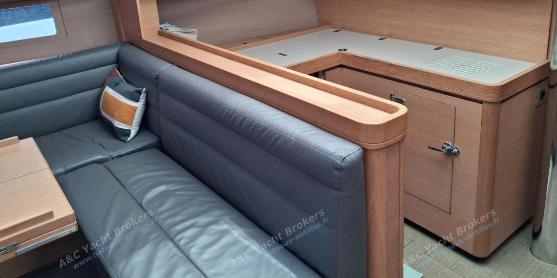 Dufour 500 Grand'Large : Cuisine en vant du carré Dufour 500 Grand'Large : Cuisine en vant du carré