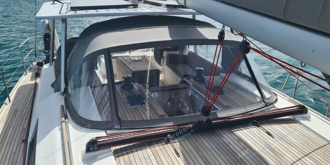 Dufour 520 Grand-Large : Capote de roof Dufour 520 Grand-Large : Capote de roof