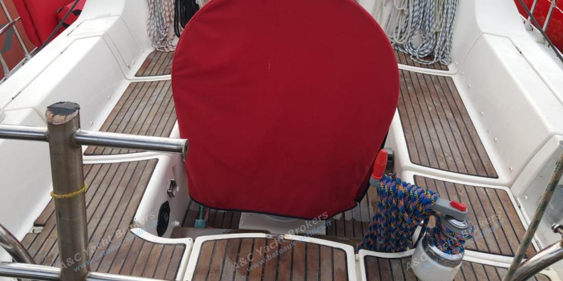 Bénéteau Evasion 36 : Cockpit et poste de barre Bénéteau Evasion 36 : Cockpit et poste de barre