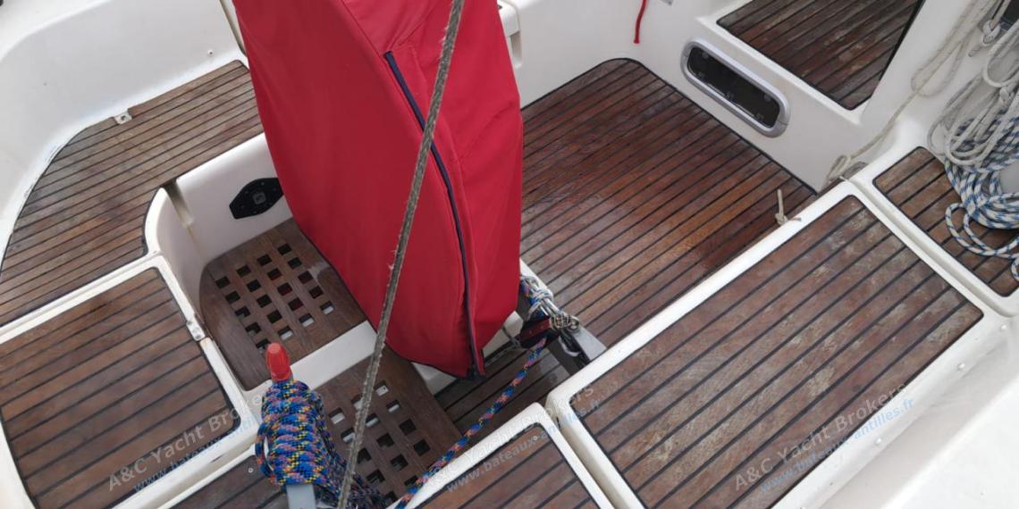 Bénéteau Evasion 36 : Cockpit et poste de barre autre vue Bénéteau Evasion 36 : Cockpit et poste de barre autre vue