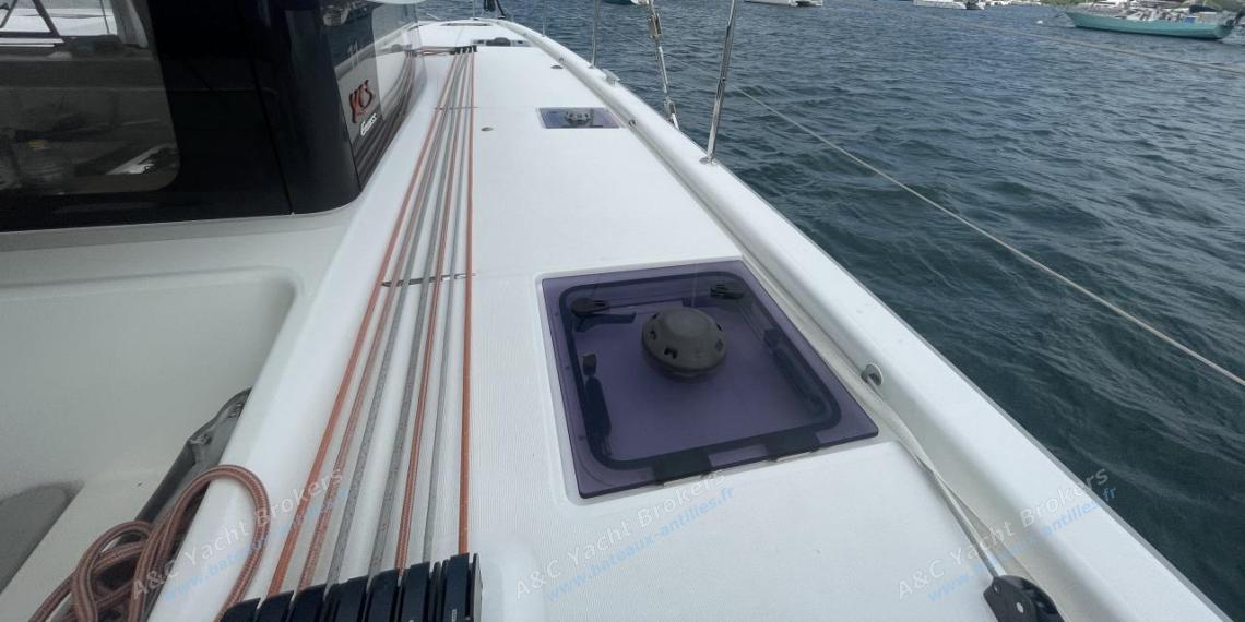 Excess Excess 11 : Passavant tribord vu epuis le poste de barre Excess Excess 11 : Passavant tribord vu epuis le poste de barre