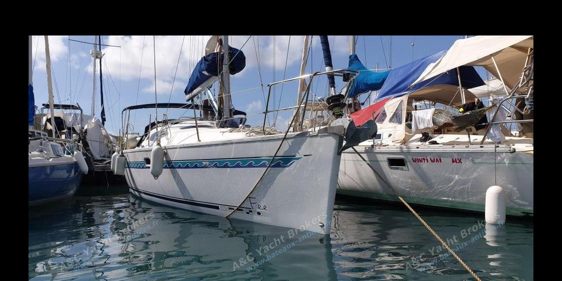 Alliaura Marine Feeling 36 DI : En marina Alliaura Marine Feeling 36 DI : En marina