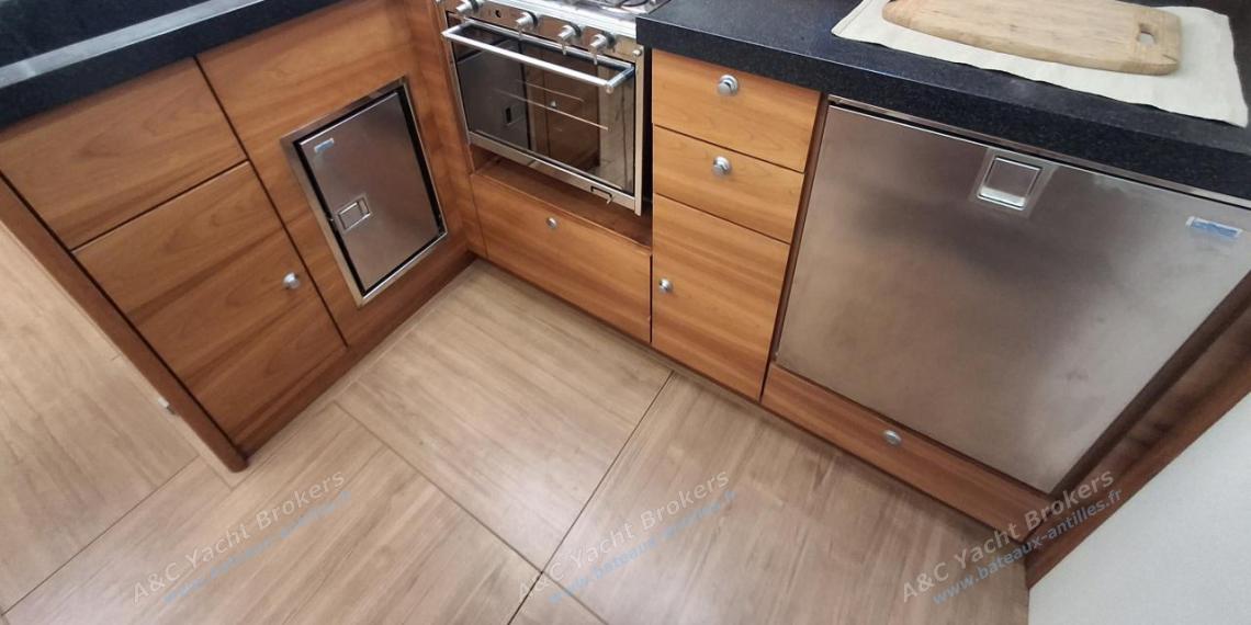 Hanse Yachts Hanse 54e : Cuisine et ses équipements Hanse Yachts Hanse 54e : Cuisine et ses équipements