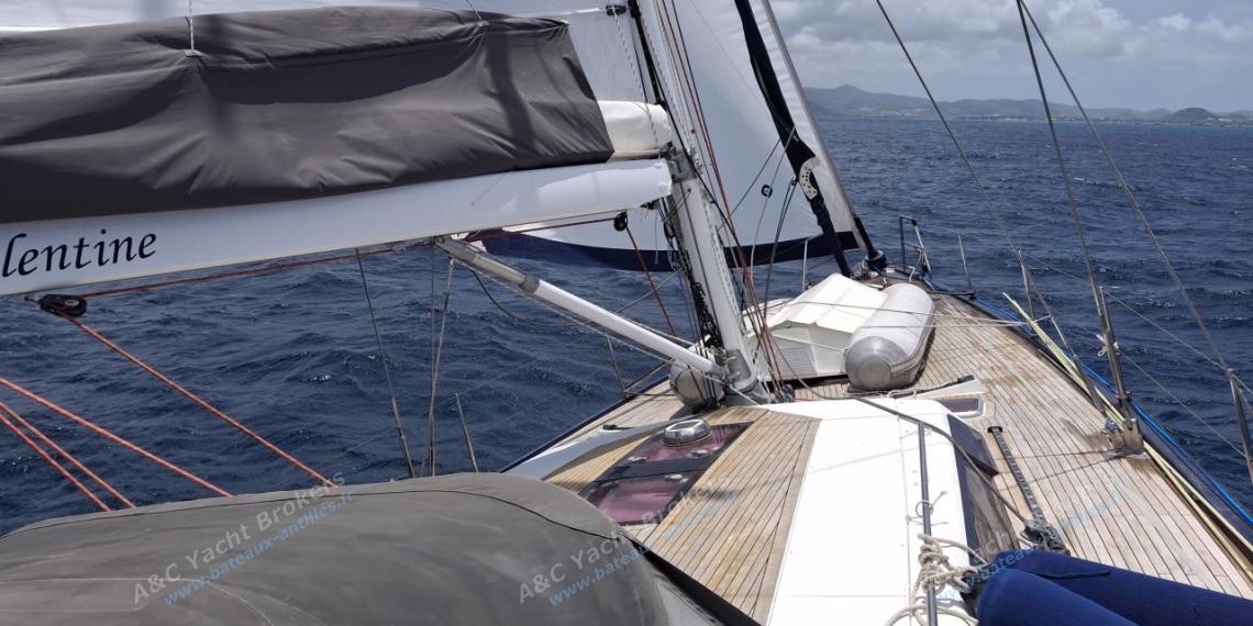 Hanse Yachts Hanse 54e : En navigation tribord amure sous génois Hanse Yachts Hanse 54e : En navigation tribord amure sous génois