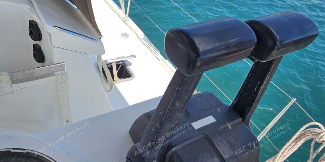 Fountaine Pajot Hélia 44 : Commandes moteur Fountaine Pajot Hélia 44 : Commandes moteur