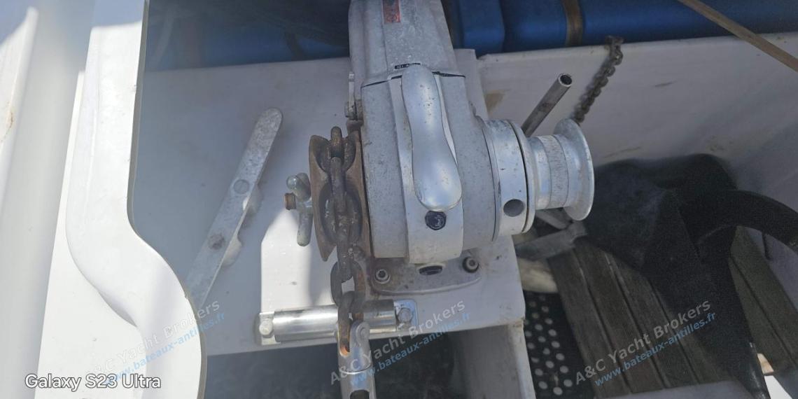 Fountaine Pajot Hélia 44 : Guindeau éléctrique Fountaine Pajot Hélia 44 : Guindeau éléctrique