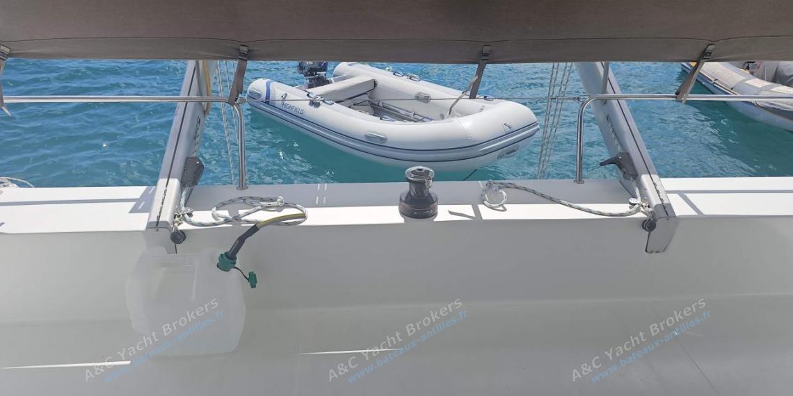 Fountaine Pajot Hélia 44 : Bossoirs d'annexe Fountaine Pajot Hélia 44 : Bossoirs d'annexe