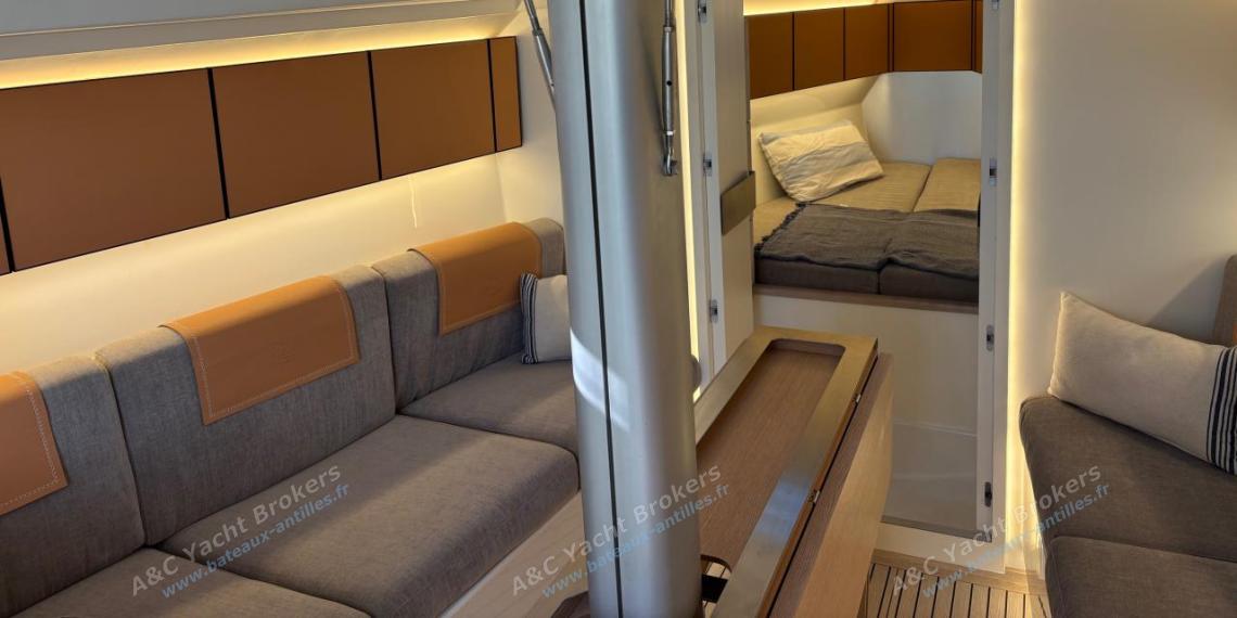 Italia Yacht Italia 11.98 : Carré autre vue Italia Yacht Italia 11.98 : Carré autre vue
