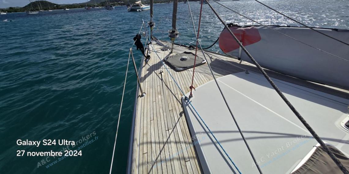 Jeanneau 53 : Pont avant Jeanneau 53 : Pont avant