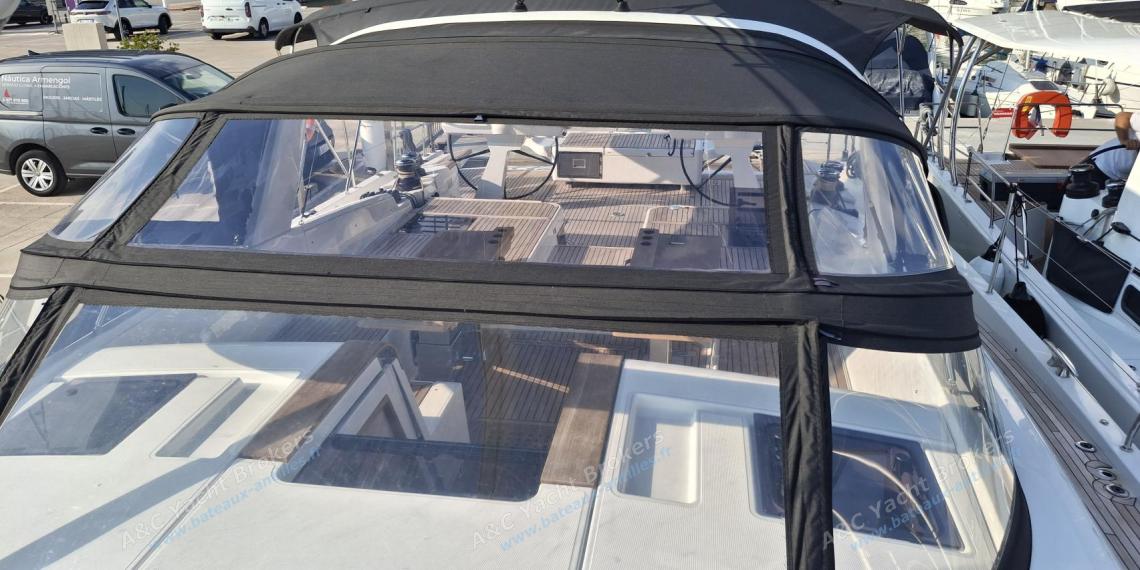 Jeanneau Yacht 65 : Capote de roof Jeanneau Yacht 65 : Capote de roof