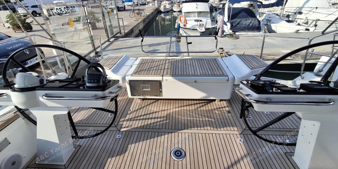Jeanneau Yacht 65 : Double barres en composite Jeanneau Yacht 65 : Double barres en composite
