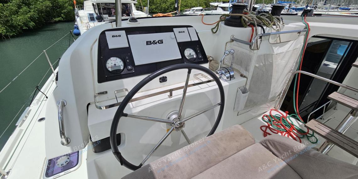 Lagoon 42 : Poste de barre Lagoon 42 : Poste de barre