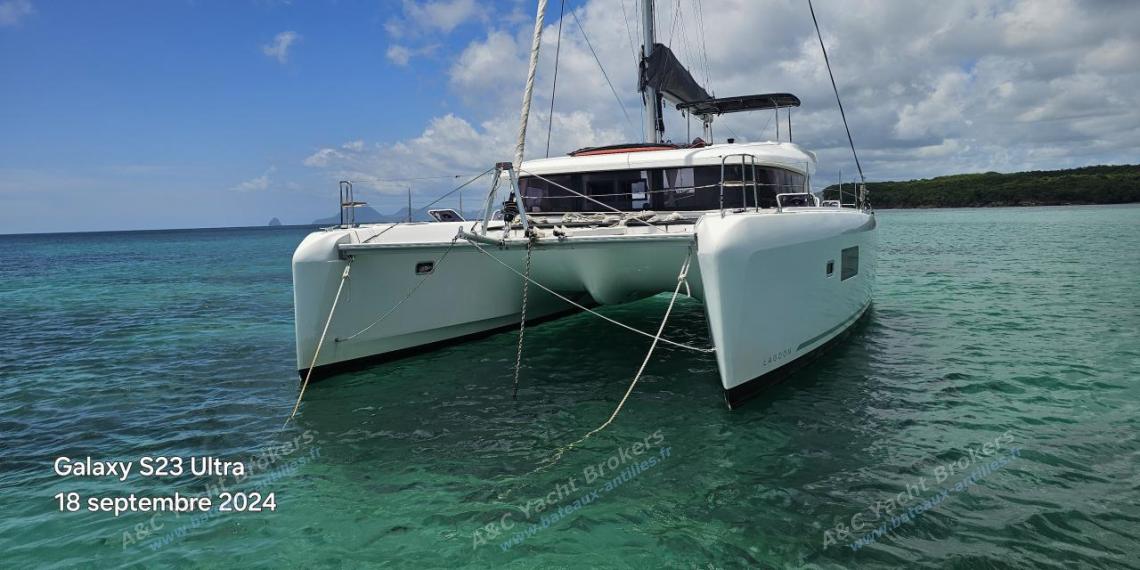 Lagoon 42 : Au mouillage en Martinique autre vue Lagoon 42 : Au mouillage en Martinique autre vue