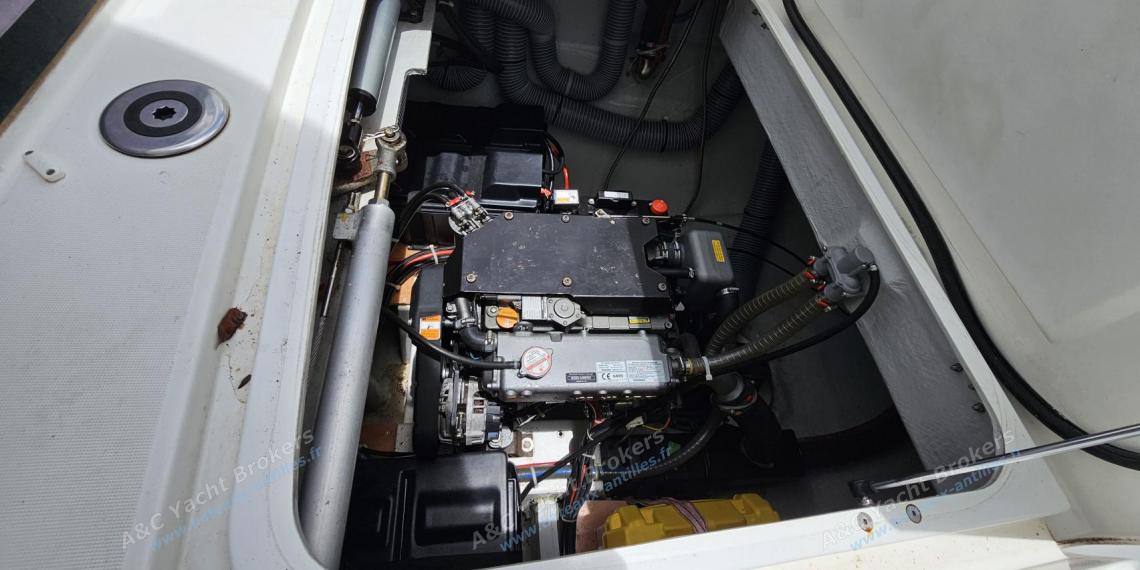 Lagoon 42 : Moteur Yanmar 4JH57 Lagoon 42 : Moteur Yanmar 4JH57