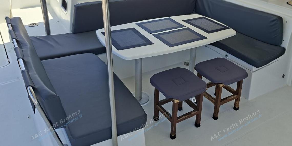 Lagoon Lagoon 450 F : Table de cockpit Lagoon Lagoon 450 F : Table de cockpit
