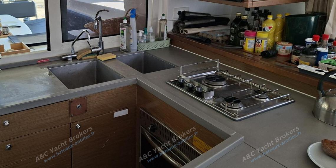 Lagoon Lagoon 450 F : Cuisine autre vue Lagoon Lagoon 450 F : Cuisine autre vue