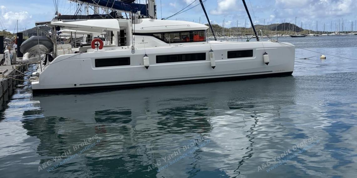 CNB Lagoon 50 : En marina CNB Lagoon 50 : En marina