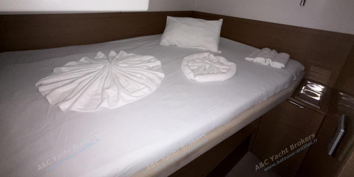 CNB Lagoon 50 : Cabine centrale a tribord CNB Lagoon 50 : Cabine centrale a tribord