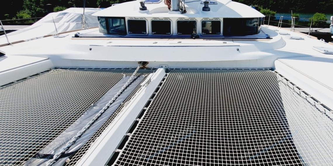 Lagoon Lagoon 570 : Roof vu depuis l'enrouleur Lagoon Lagoon 570 : Roof vu depuis l'enrouleur