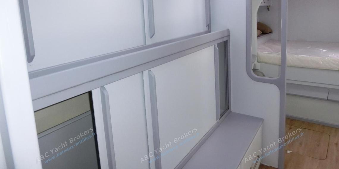 Lagoon Lagoon 570 : Rangements dans coque tribord Lagoon Lagoon 570 : Rangements dans coque tribord