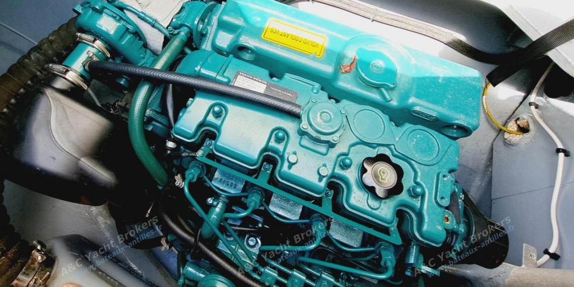 Lagoon Lagoon 570 : Moteur Volvo D2-75 Lagoon Lagoon 570 : Moteur Volvo D2-75