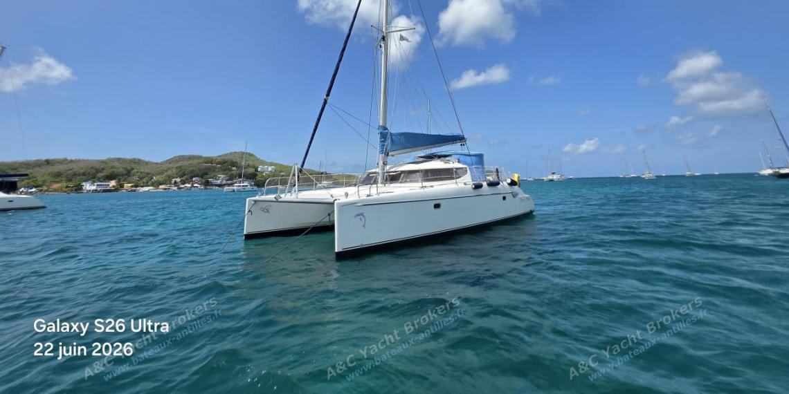 Fountaine Pajot Lavezzi 40 : Au mouillage en Martinique Fountaine Pajot Lavezzi 40 : Au mouillage en Martinique