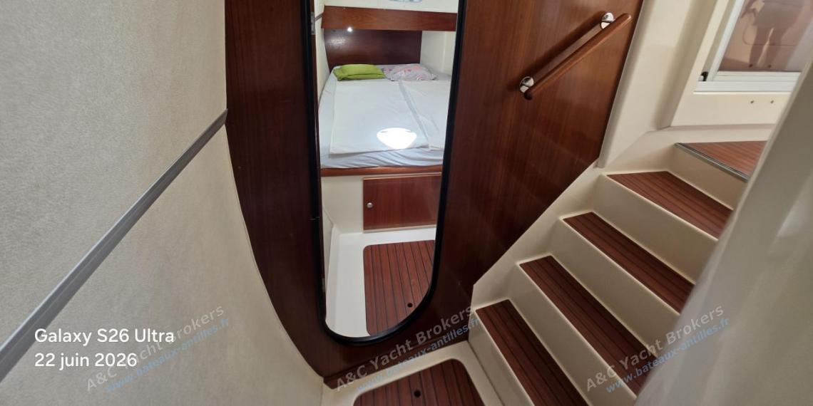 Fountaine Pajot Lavezzi 40 : Vue depuis la cabine avant tribord Fountaine Pajot Lavezzi 40 : Vue depuis la cabine avant tribord