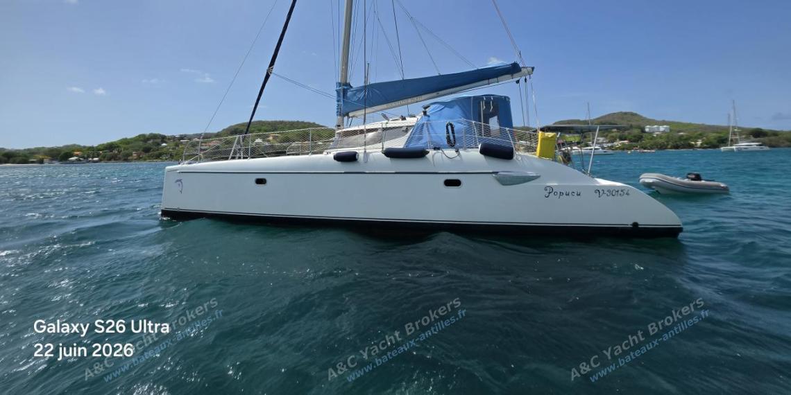 Fountaine Pajot Lavezzi 40 : Au mouillage en Martinique autre vue Fountaine Pajot Lavezzi 40 : Au mouillage en Martinique autre vue