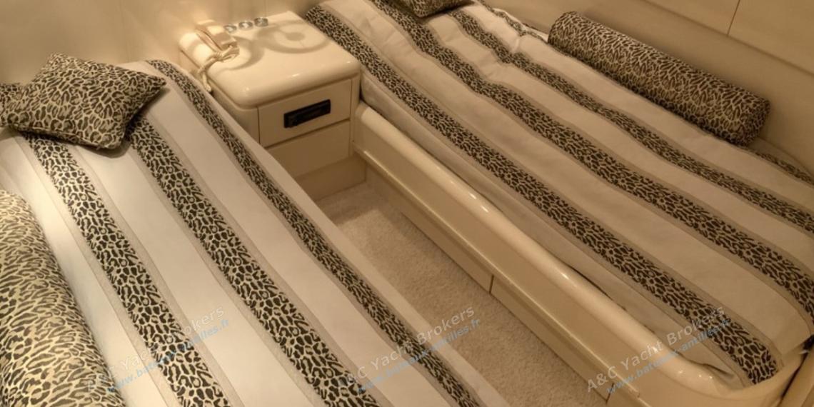 Cantiere Navale Arno Léopard 24 Fly : Cabine twin Cantiere Navale Arno Léopard 24 Fly : Cabine twin
