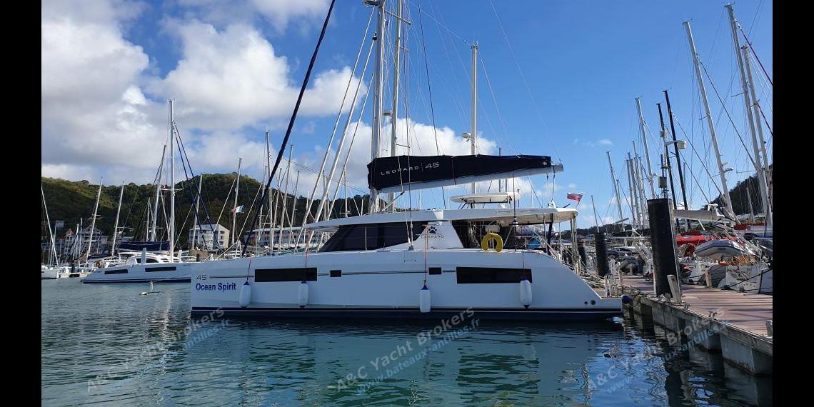 Robertson & Caine Leopard 45 : Port de plaisance Robertson & Caine Leopard 45 : Port de plaisance