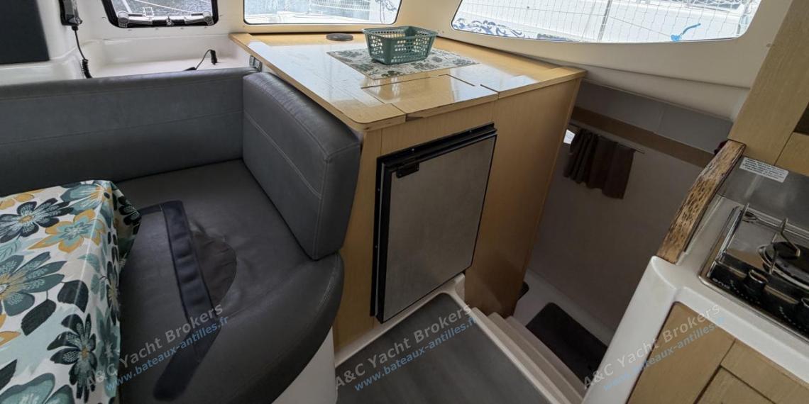 Fountaine Pajot Mahé 36 Evolution : Vu depuis la cuisine Fountaine Pajot Mahé 36 Evolution : Vu depuis la cuisine