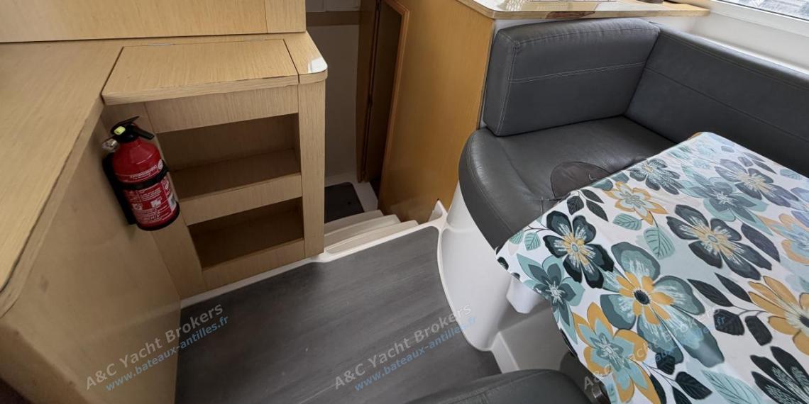 Fountaine Pajot Mahé 36 Evolution : Carré autre vue Fountaine Pajot Mahé 36 Evolution : Carré autre vue