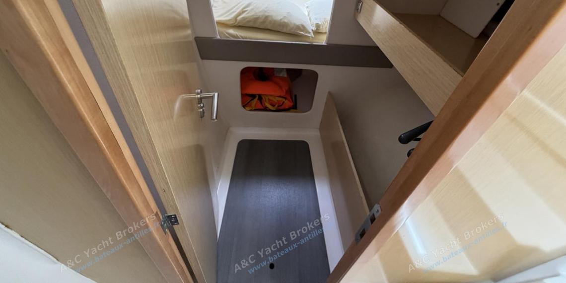 Fountaine Pajot Mahé 36 Evolution : Cabine avant bâbord vue depuis na cabine arrière Fountaine Pajot Mahé 36 Evolution : Cabine avant bâbord vue depuis na cabine arrière