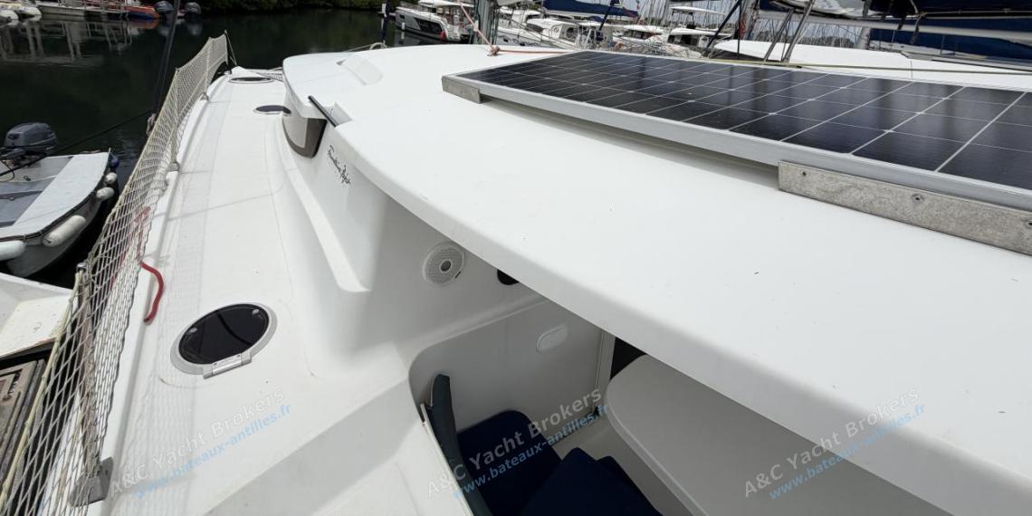 Fountaine Pajot Mahé 36 Evolution : Passavant bâbord Fountaine Pajot Mahé 36 Evolution : Passavant bâbord