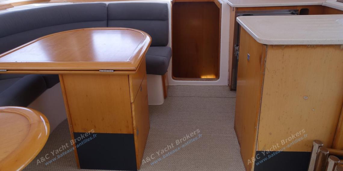 Nautitech 442 : Carré autre vue Nautitech 442 : Carré autre vue