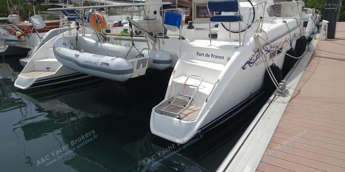 Nautitech 442 : En marina autre vue Nautitech 442 : En marina autre vue