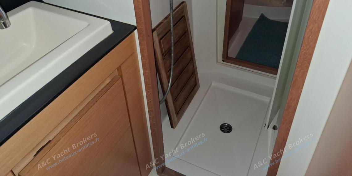 Nautitech 46 Open : Salle d'eau tribord Nautitech 46 Open : Salle d'eau tribord
